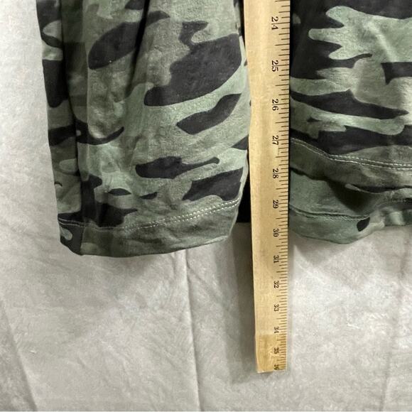 The Sweatshirt pullover siz 2X camouflage relaxed fit slight flared himline S/L - Picture 7 of 16
